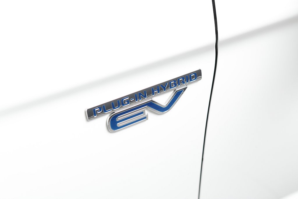Mitsubishi Outlander Plug-in hybrid 4WD Aut Extraljus Drag 2014