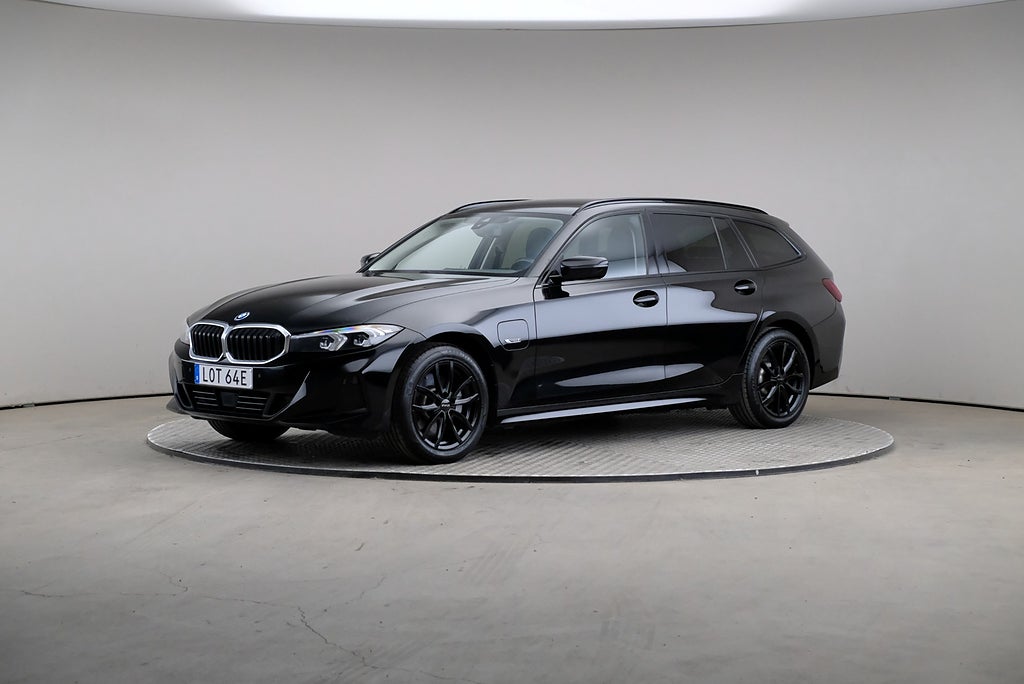 BMW 330e Series 3 xDrive Touring 292hk Drag Rattvärme