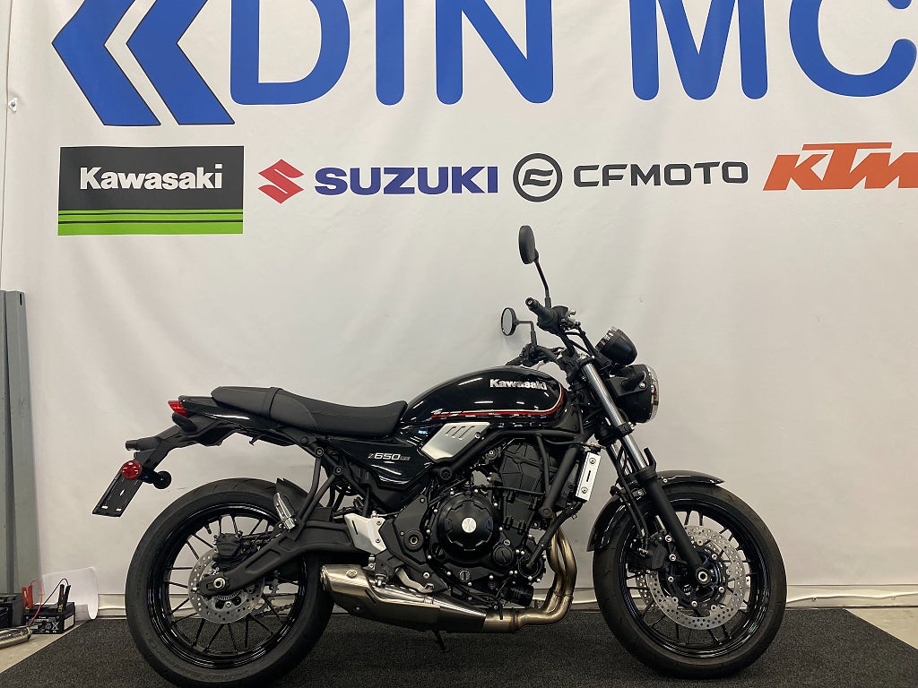 Kawasaki Z650 RS "Fabriksny hoj för omgående leverans"