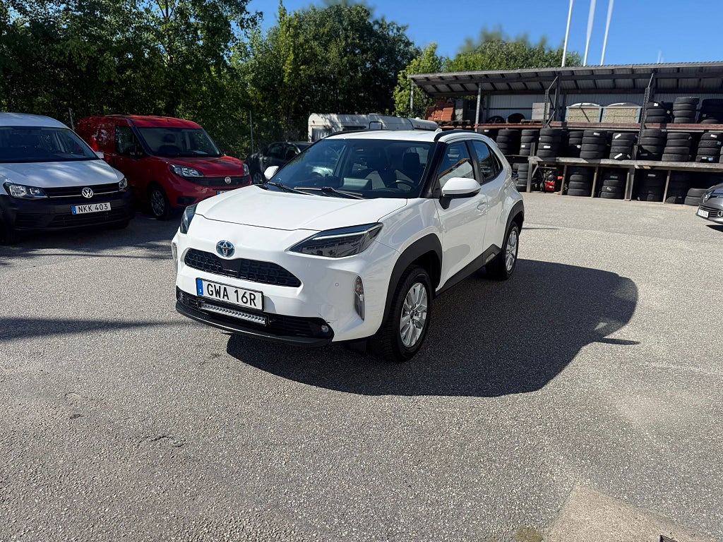 Toyota Yaris Cross Hybrid E-CVT ACTIVE AUT B-KAMERA CARPLAY V-HJUL MOMS