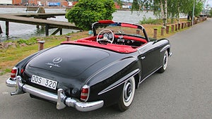 Motorn renoverades för drygt 20 år sedan och har sedan dess körts sparsamt. Foto: Bilweb Auctions