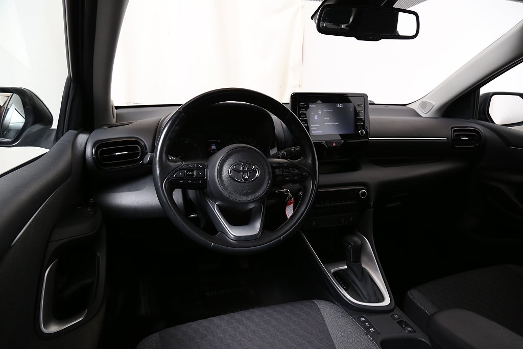 Toyota Yaris 1,5 VVT-i Hybrid CVT Active Kamera 1ägare Motorvärmare 2021