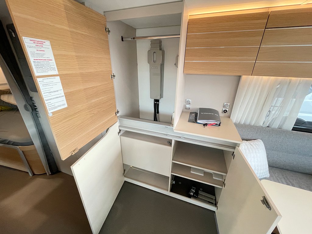 Adria Adora 593 UK /ALDE / Barnkammare / 3-våning / 7 bäddar - Adria