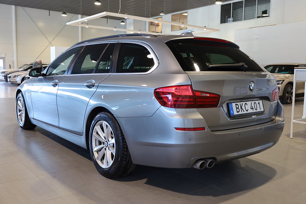 BMW 520d Touring AUT Drag Läder PDC Connected Blåtand Rattvärme