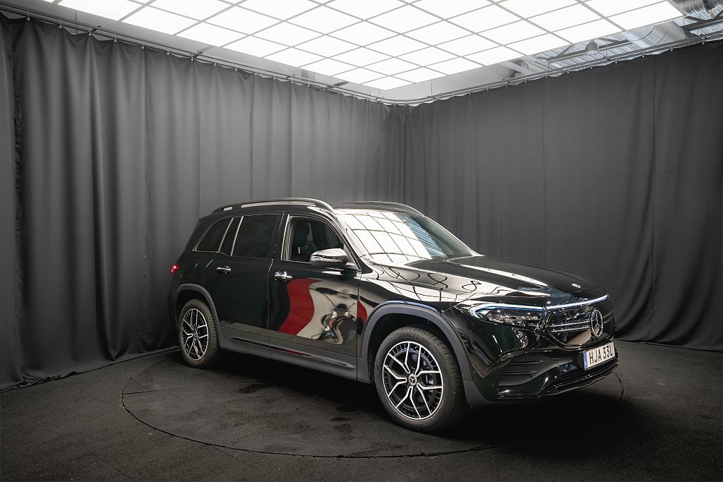 Mercedes-Benz EQB 300 4M AMG NIGHT 7-sits KAMERA DISTRONIC+ 1-ÄGARE