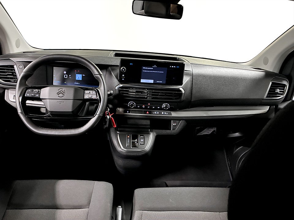 Bild på Citroen SpaceTourer PLUS 2.2 BHDi 180hk Aut 9-SITS BACKKAMERA CAPLAY