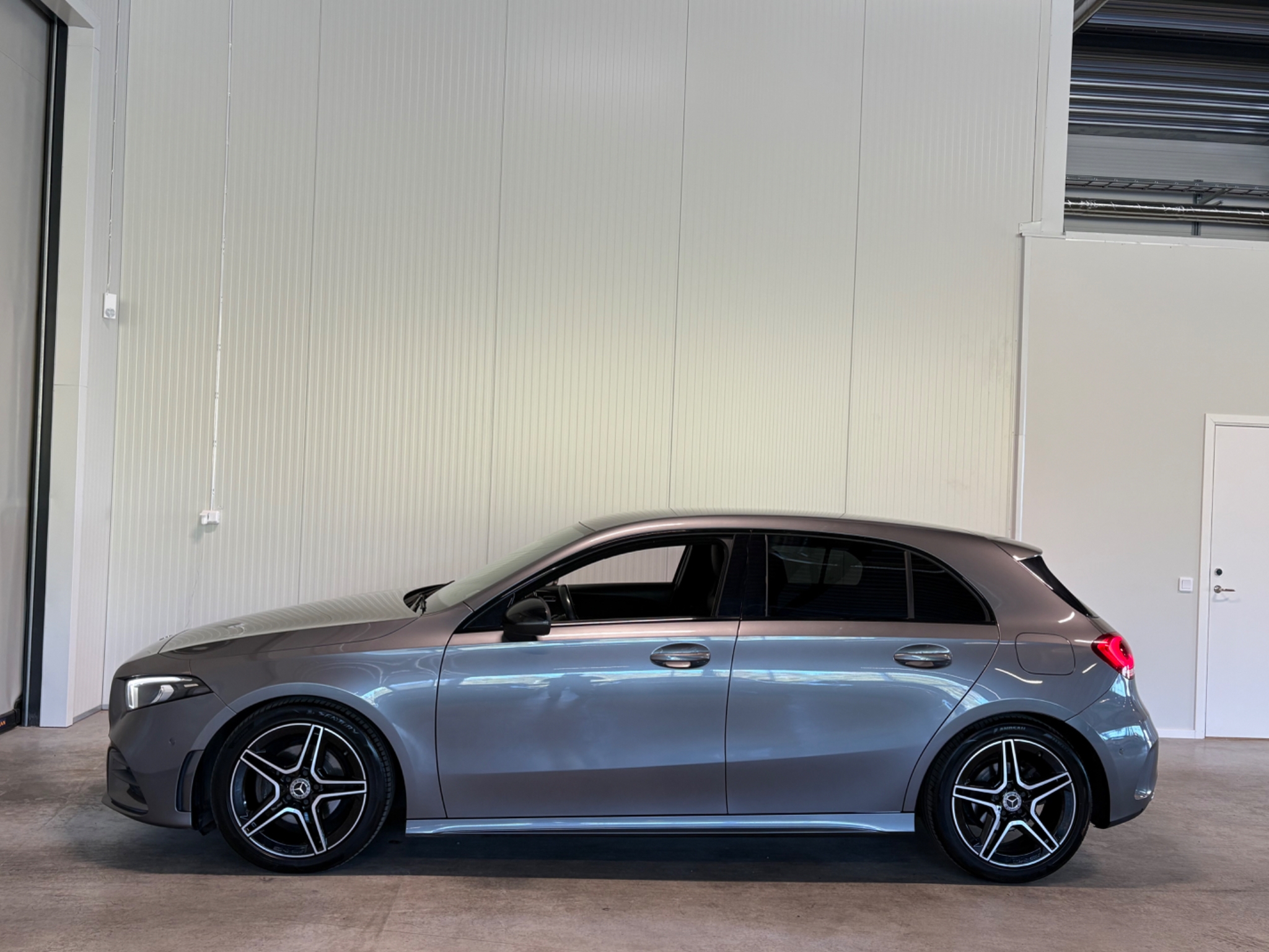 Mercedes-Benz A 180d AMG Line Night-pack 2019, bild 5/37