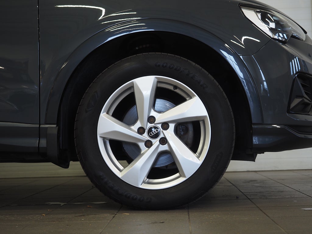 Audi Q3 35 TFSI 150hk MHEV Proline Adv |Drag|Värmare|Kamera| 2022