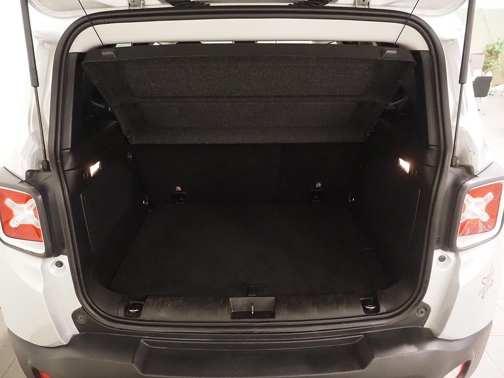 Jeep Renegade 2.0 CRD 140hk 4WD Limited | Dragkrok | Rattvärme | 2015