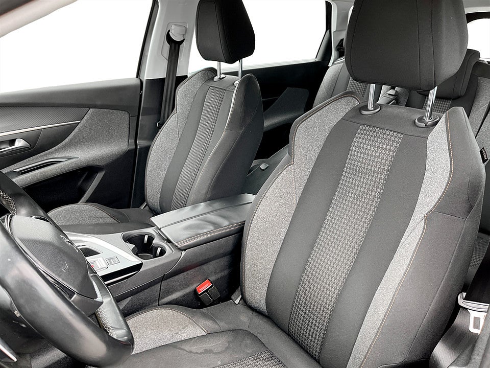 Bild på Peugeot 5008 Active 1.2 PT 130hk Aut VÄRMARE DRAG