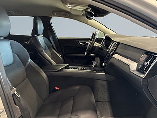 Volvo V60 D3 AWD Aut Momentum Kamera Cockpit Värmare Psens S&V – bild 10