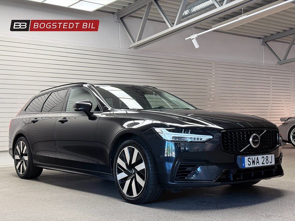 Volvo V90 Recharge T6 AWD 350hk Plus Dark |Drag|360|Värmare|Läder