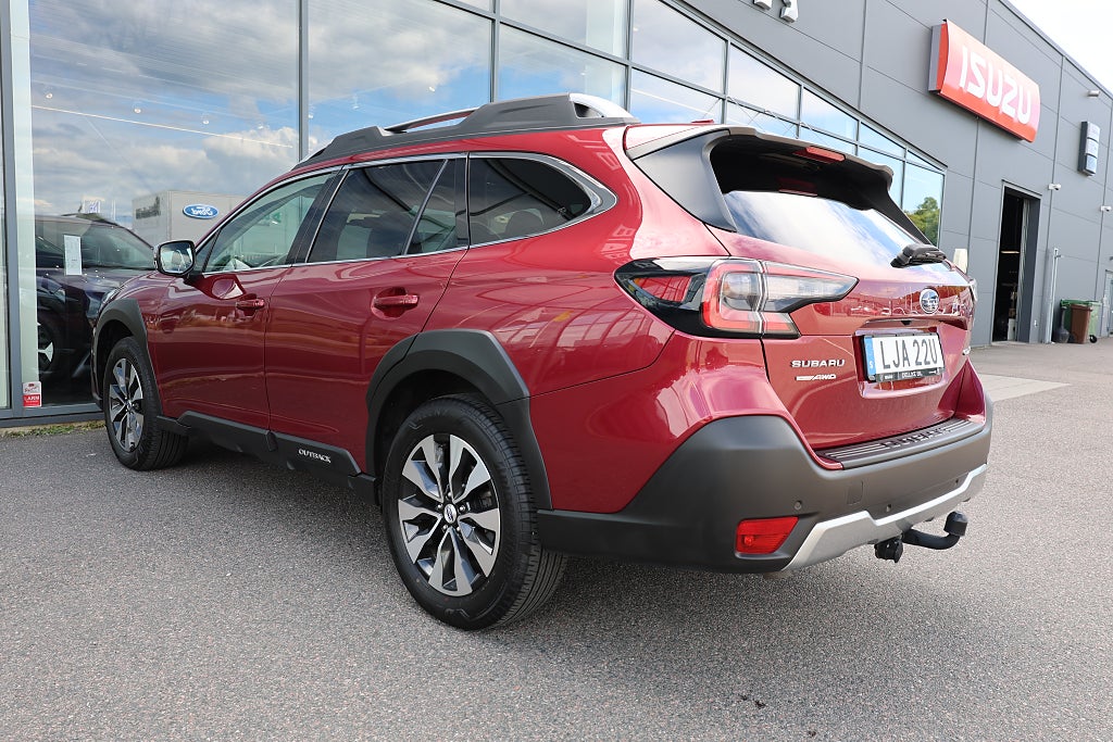 Subaru Outback TOURING 2.5 169hk XFuel 4WD Dragkrok Låg skatt