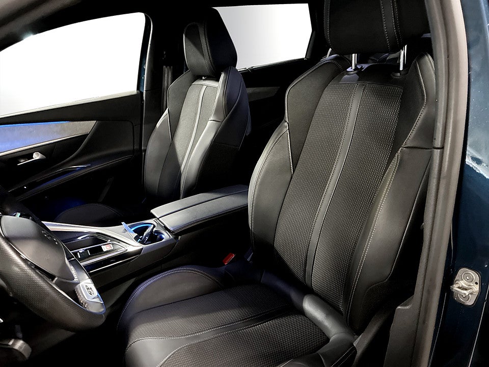 Bild på Peugeot 5008 GT 1.2 PT 130hk Aut 7-SITS B-KAMERA CARPLAY