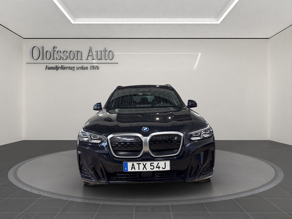 BMW iX3 M Sport Glastak Cockpit Läder Drag - bild 18