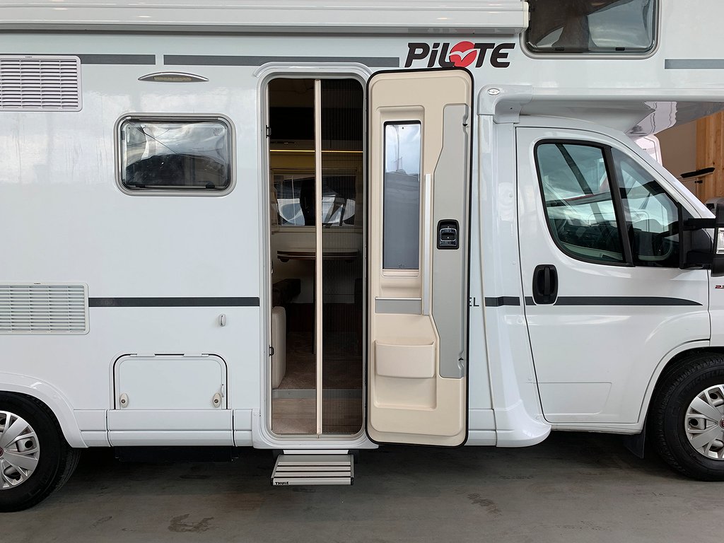 Pilote Essentiel C 700 / Solcell / Stort Garage / 6 bältad / - Pilote
