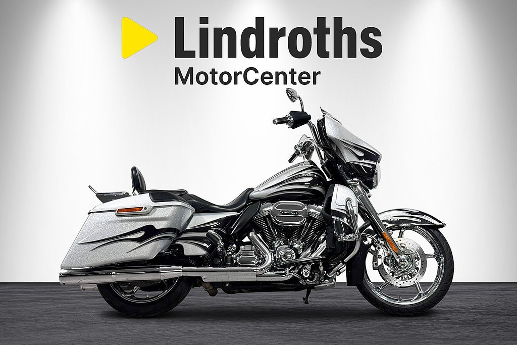 Harley-Davidson Street Glide CVO 110 " FRI FRAKT " 