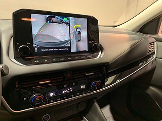 SUV Nissan Qashqai 12 av 15