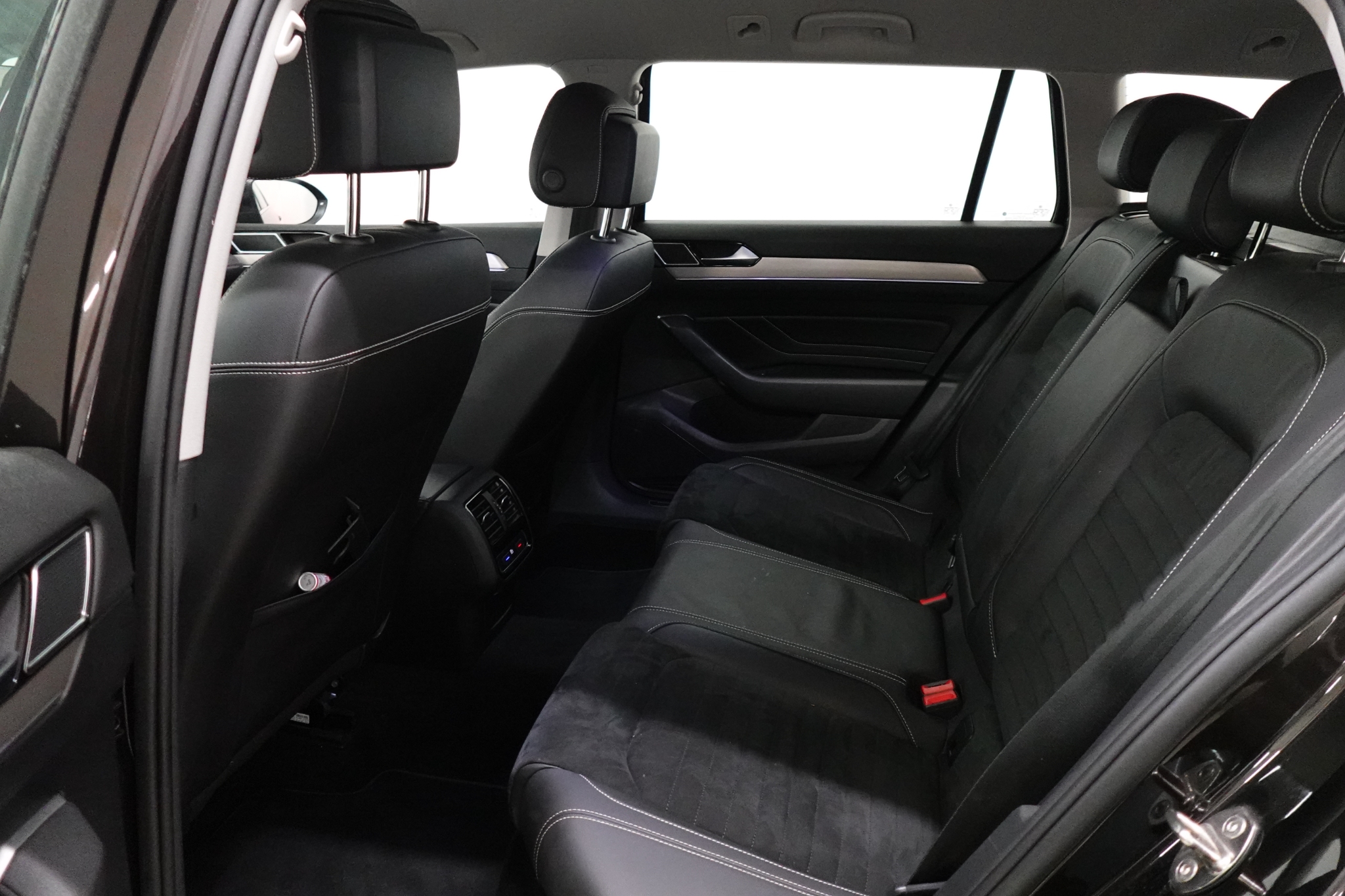Volkswagen Passat 2020, bild 7/45