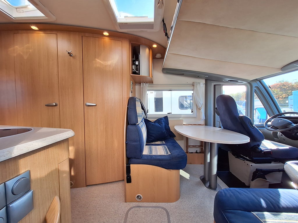 Adria Vision 707 SG Tvärbädd, Solcell