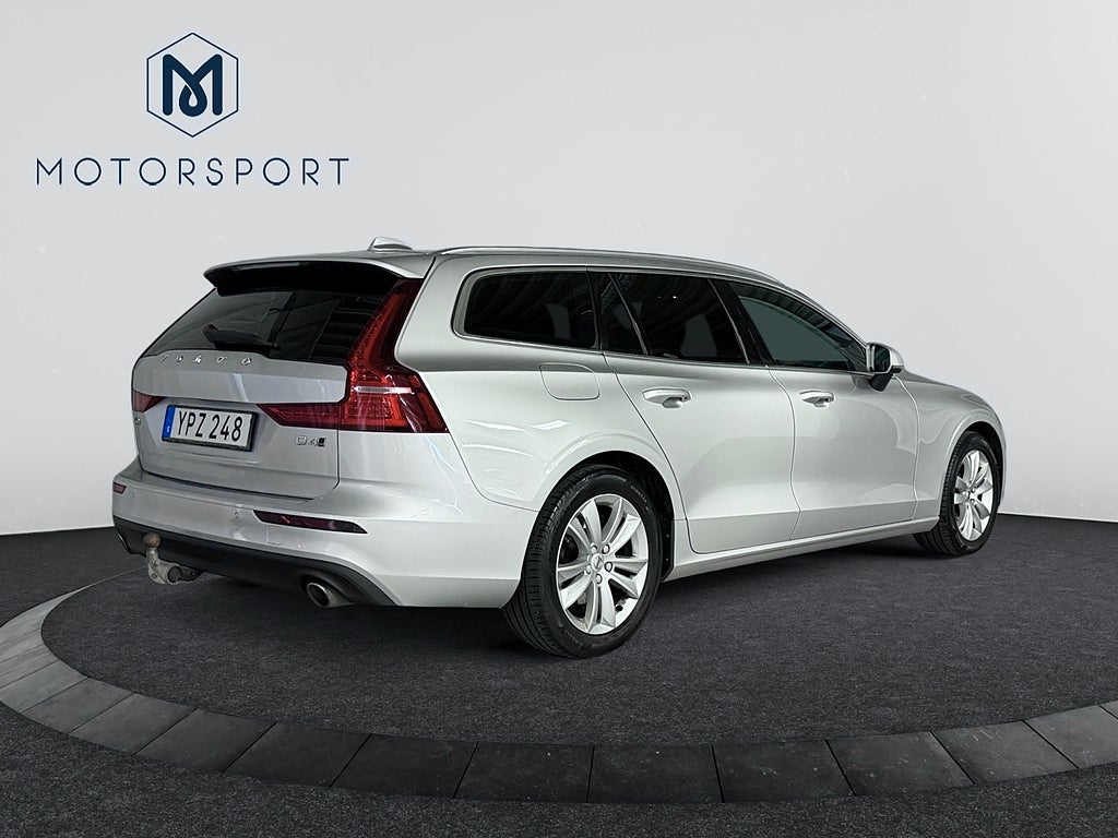 Volvo V60 D4 AWD Aut DRAG Värmare Navi VoC Sensorer el-baklucka bild 6
