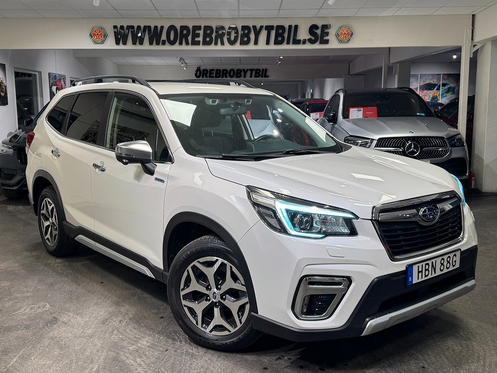 Subaru Forester e-Boxer Lineartronic B-kamera Keyless carplay