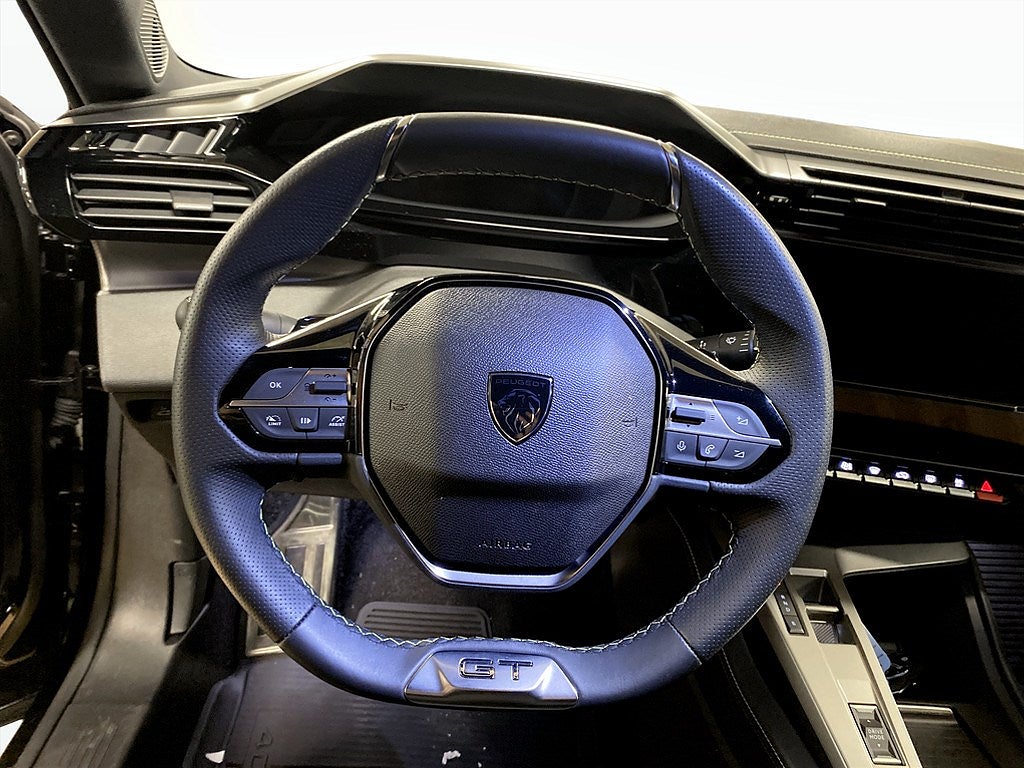 Bild på Peugeot 408 GT PHEV 225hk Aut - B-KAMERA, CARPLAY