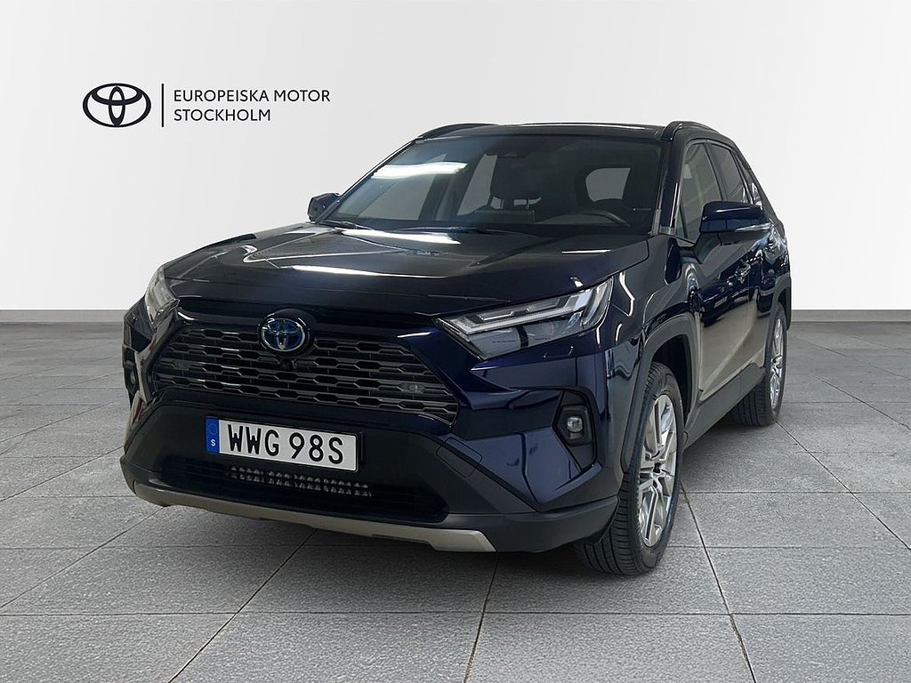 Toyota RAV4 Executive Premium / Pano / V-hjul / ledreamp...