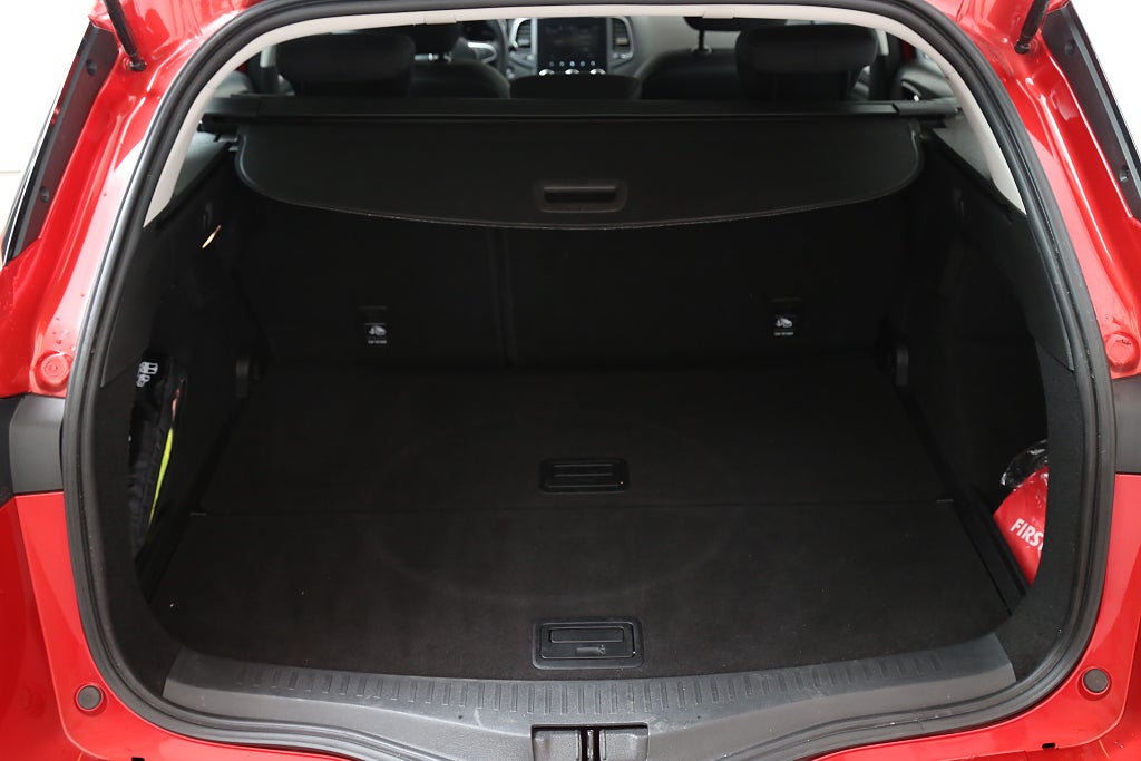 Renault Mégane Sport Tourer 1,3 TCe 140hk Keyless P-Sensorer Leasbar