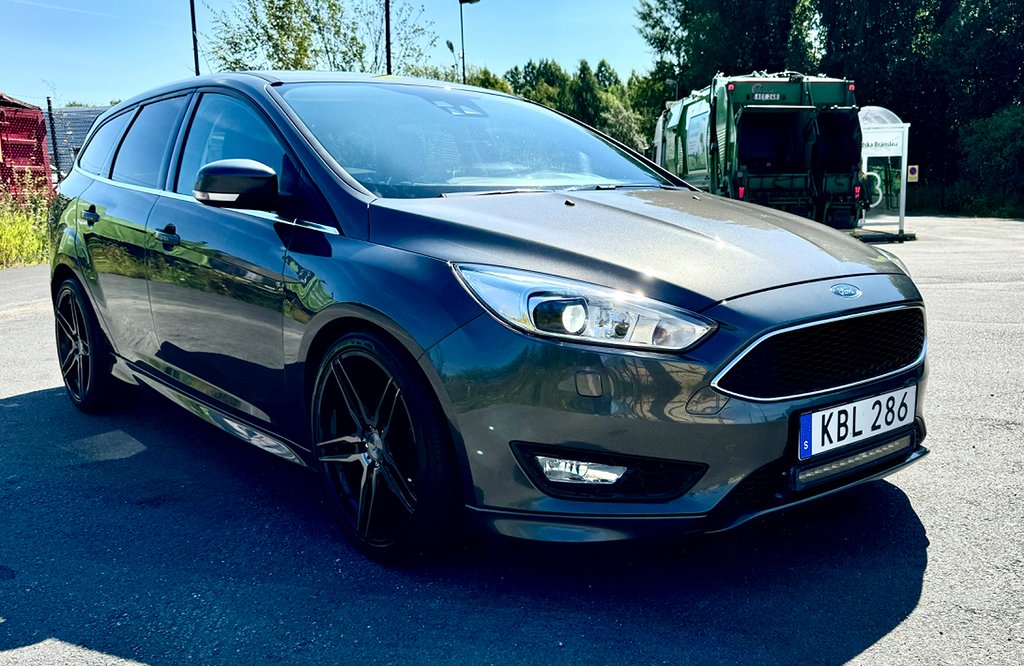 Ford Focus Kombi 2.0TDCi Aut, Titanium X. nybes, GPS, SE MER