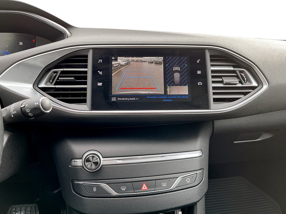 Bild på Peugeot 308 Allure 5D 1.2 PT 131hk Aut B-KAMERA CARPLAY