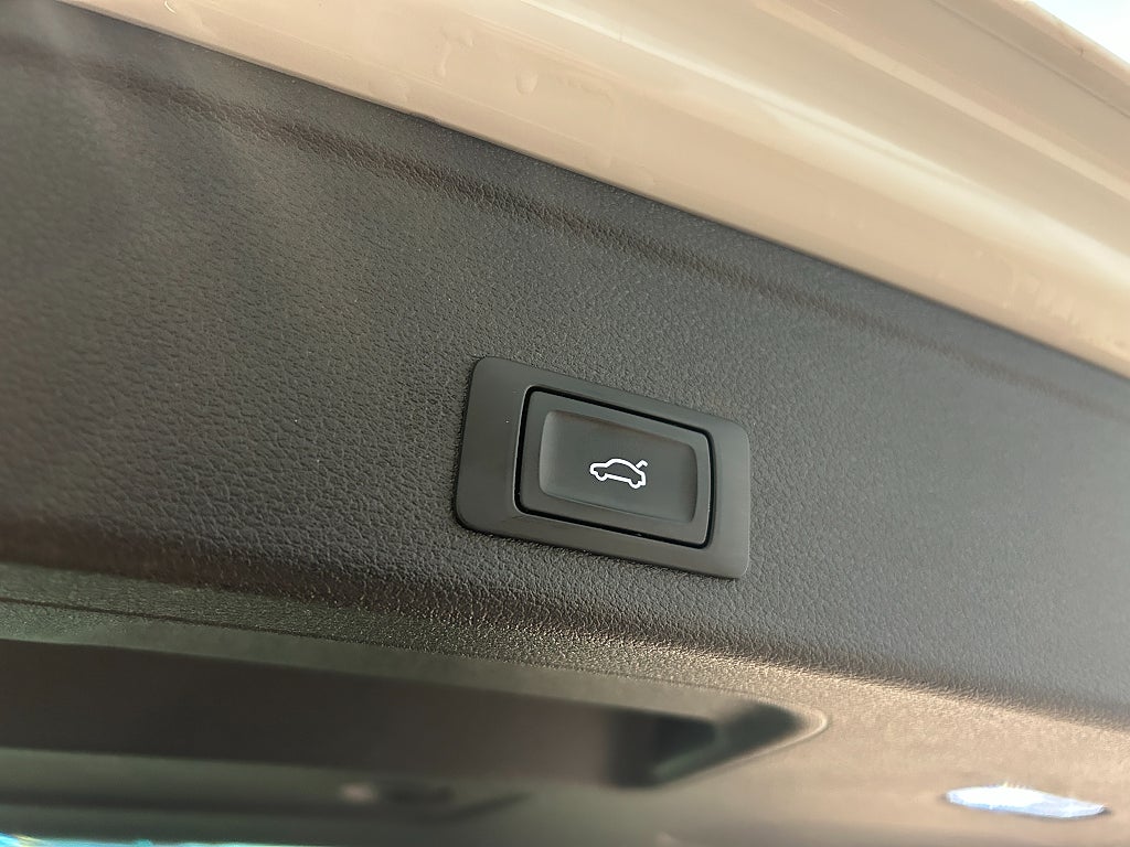Audi A4 2022 - miniatyr 14
