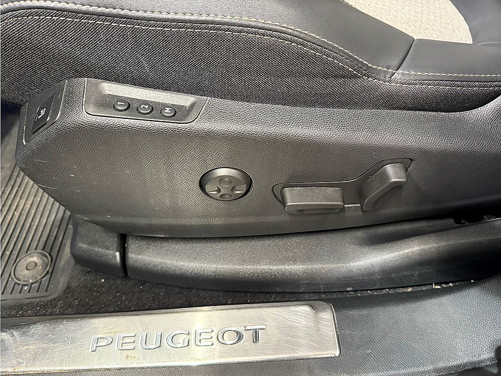 Bild på Peugeot 3008 GT Hybrid4 300hk Aut AWD - ELSTOL