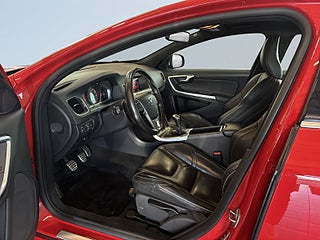 Volvo S60 T3 R-Design S&V-hjul/VOC/Pvärm/Psens/Skinn – bild 7
