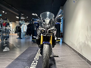 Yamaha MT-10 SP / Justerbara Fotpinnar & Regalge/ Sidoväskor / Hög ruta