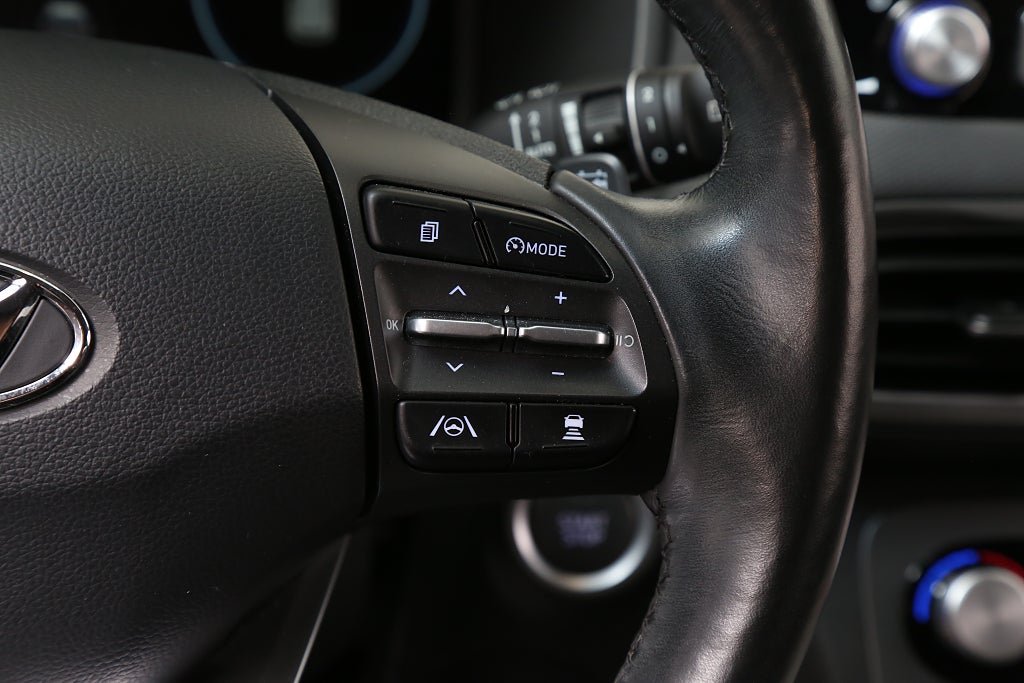 Hyundai Kona 64 kWh Advanced 204hk Skinn KRELL Head-up Två-tons Lack