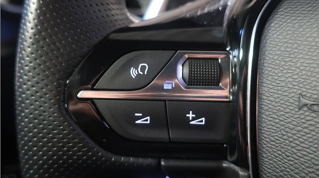 Bild på Peugeot 3008 GT 1.2 PT 130hk Aut - ELBAKLUCKA