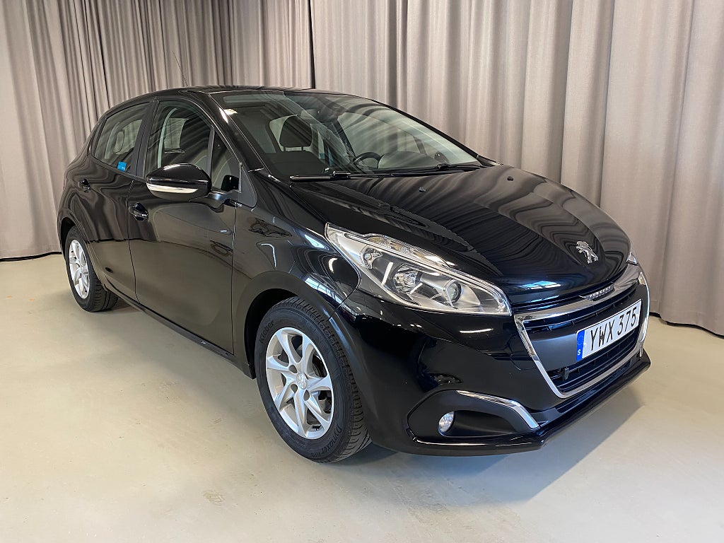 Peugeot 208 Active 82hk Manuell. Motor & kupévärmare.
