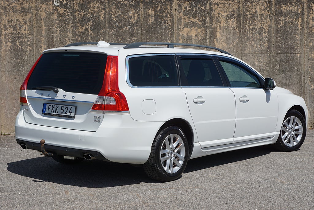 Volvo V70 D4 AWD Momentum 181hk|Drag|Värmare|Rattvärme|2-Brukare|