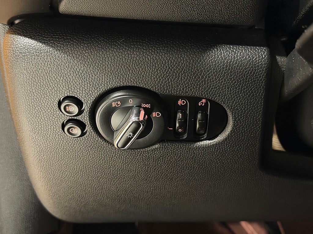 MINI Cooper 5-dörrars Pepper | Automat | P-sensorer bak 2017