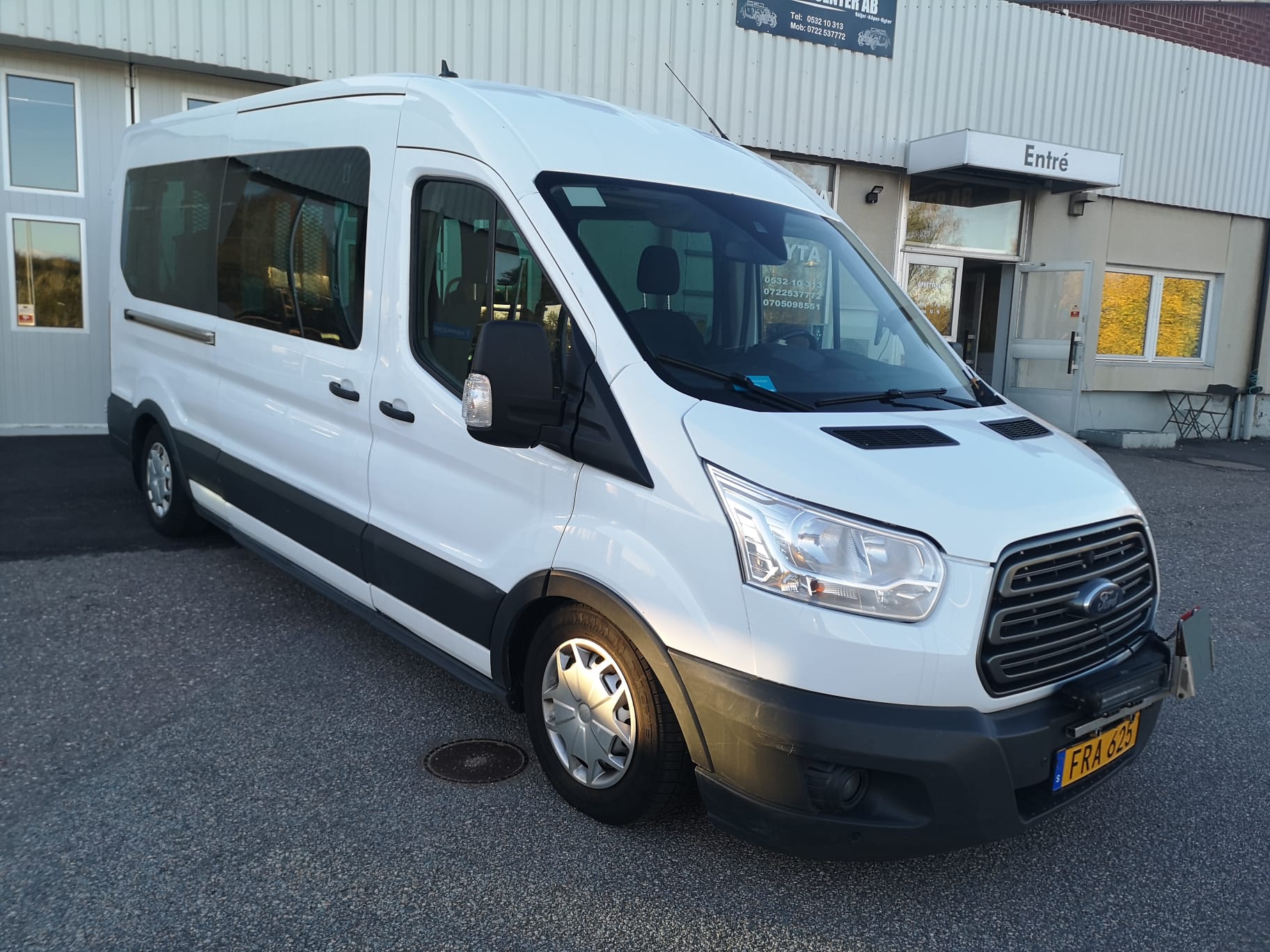 Ford Transit 350 Kombi 2.2 TDCi 125hk 2015, bild 2/51