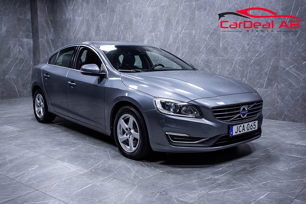 Volvo S60 D4 AWD Momentum D-Värmare Navigation Halvskinn VOC