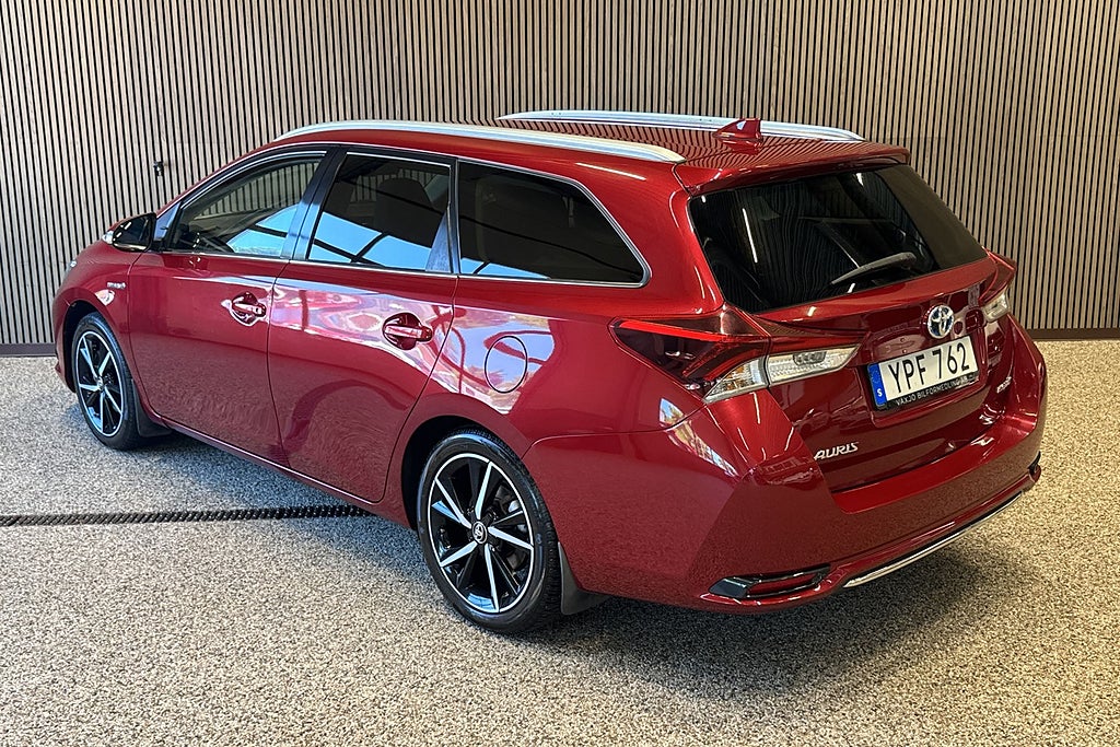 Toyota Auris Touring Sports Hybrid e-CVT Intense Edition