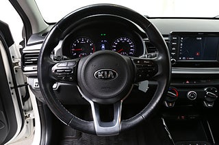 Halvkombi Kia Rio 15 av 24