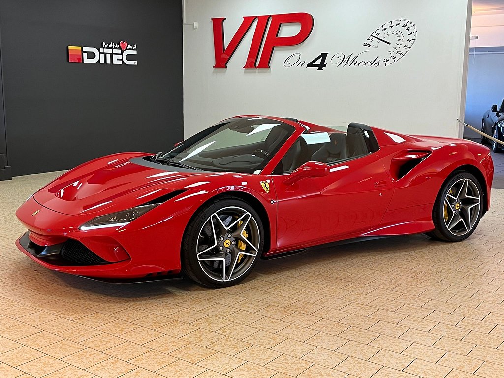 Ferrari F8 Spider 3,9 V8 (720 HK) Racingseat Lift Kolfiber 