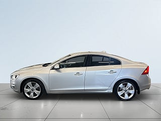 Volvo S60 D3 Momentum S&V-hjul/keyless/Dvärm/Psens/Rattvärm/Fart