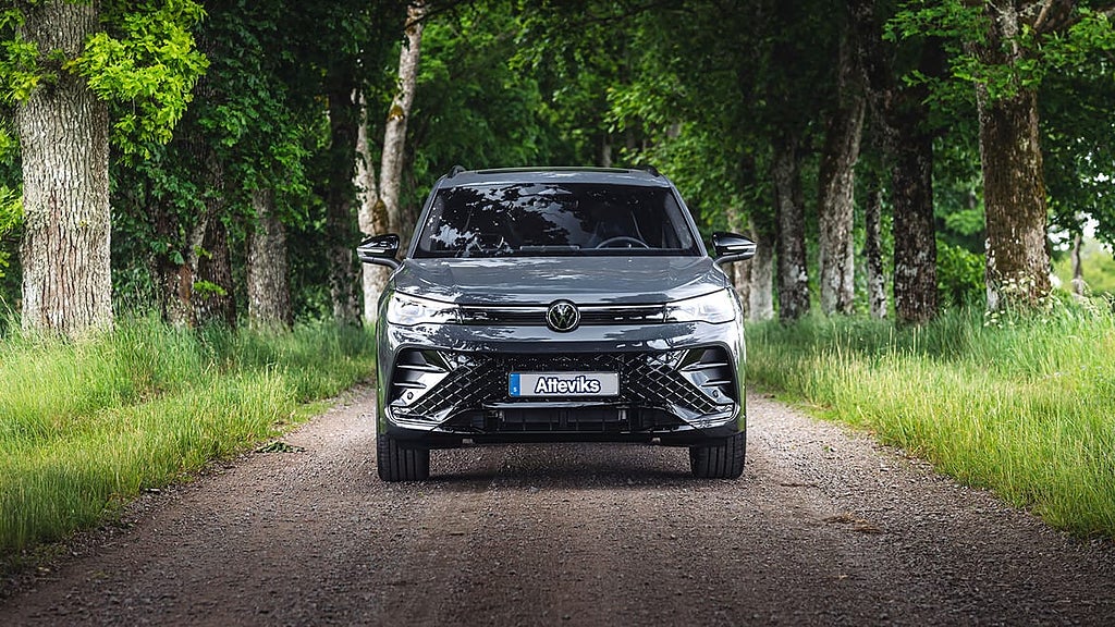 Volkswagen Tiguan eHybrid 272hk R-Line DSG Edition SWEedition/Pano/Drag/Kamera/P-V