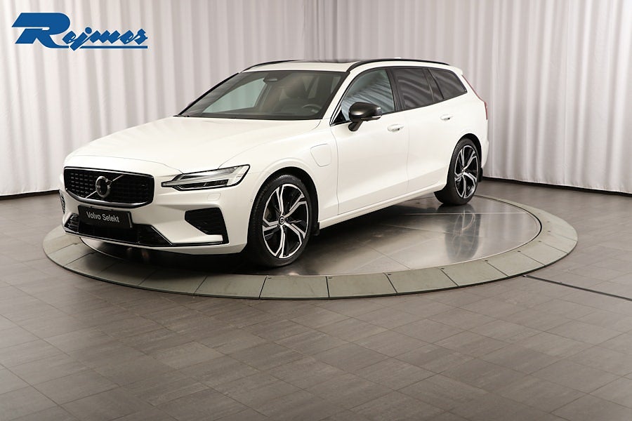 Volvo V60 T6 Ultra Dark/Pano/Drag/H&K/360kam