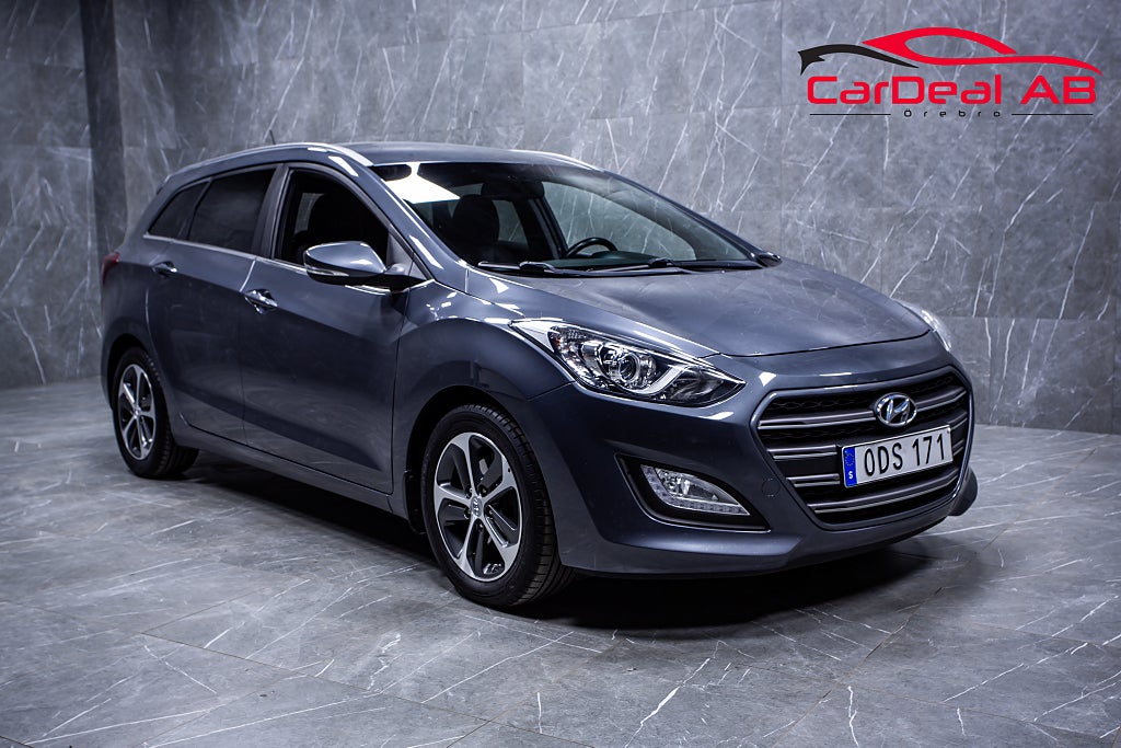 Hyundai i30 Kombi 1.6 CRDi Premium Kamera Navi Rattvärme Elstol