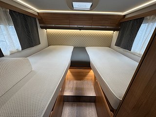 Husbil-halvintegrerad Adria Coral 670 SL AUTOMAT 7 av 10